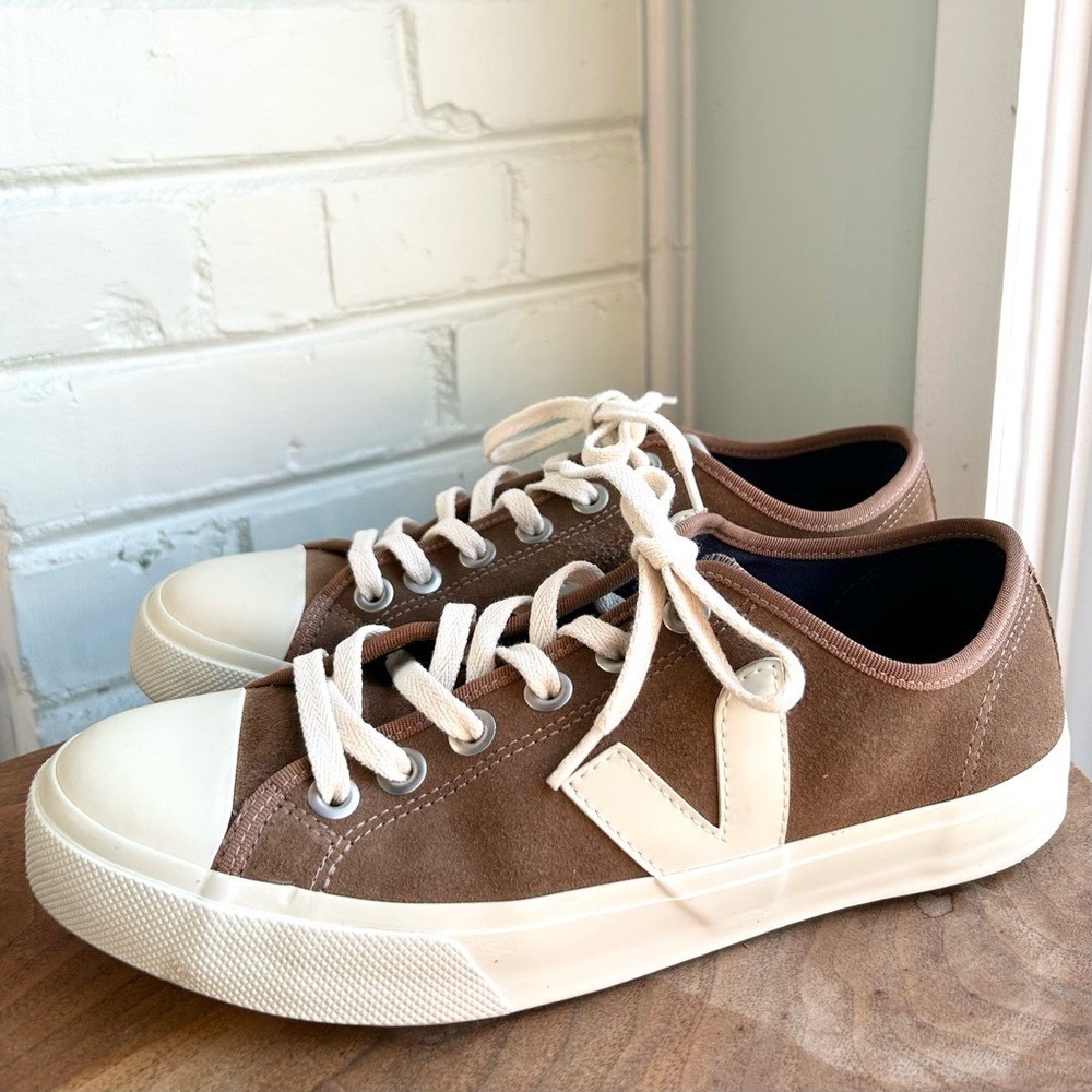 Veja Men's Wata Low Suede Rubber Sneaker Brown Camel Pierre 8 Retro Casual Fall